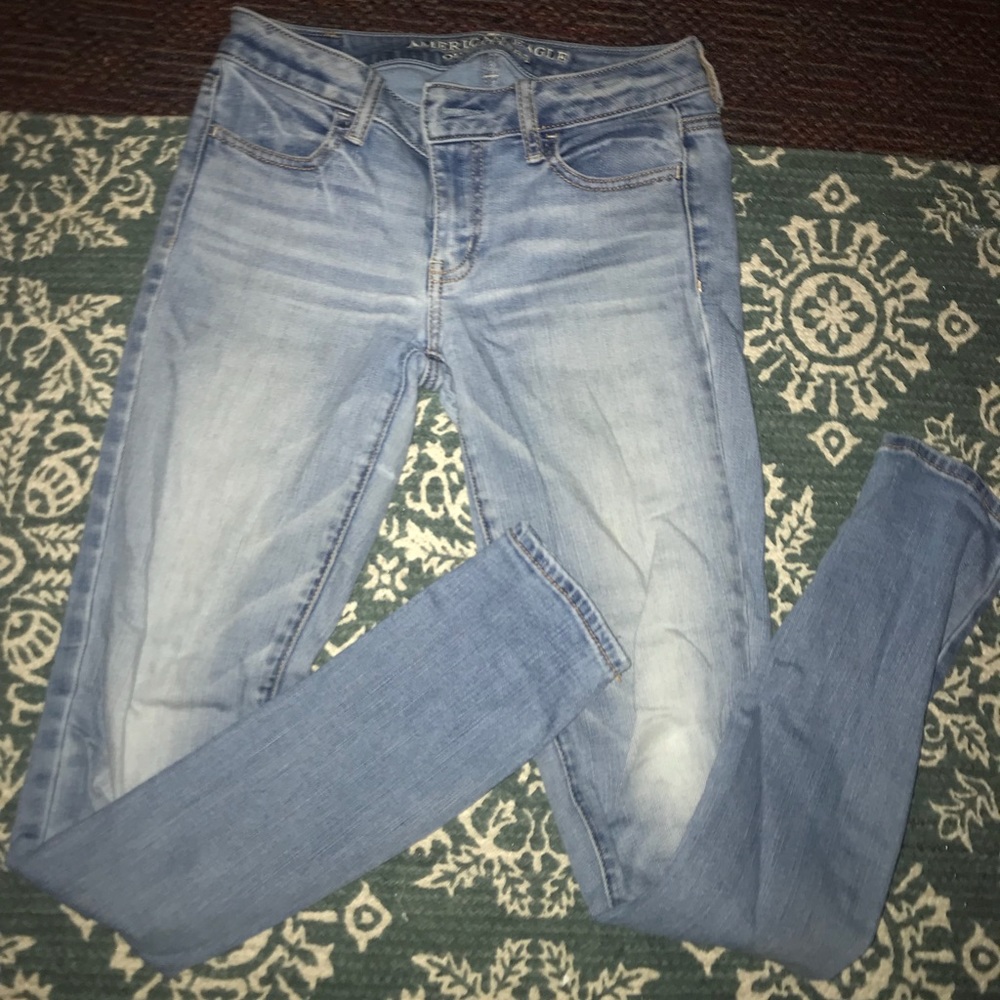 American Eagle Light Wash Jeans